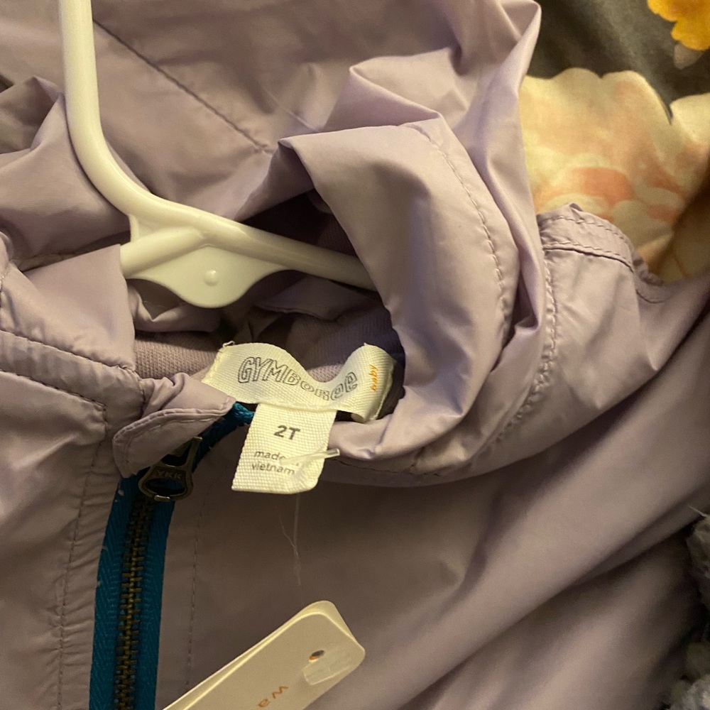 Windbreaker - Picture 4 of 4